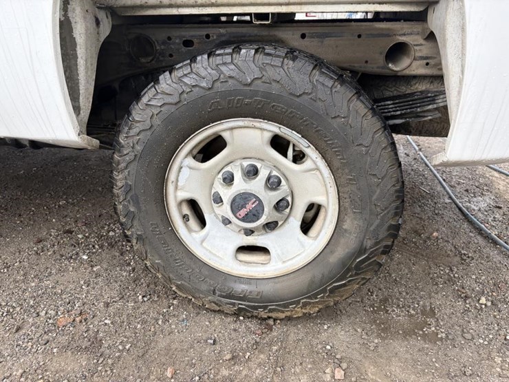 2012-gmc-sierra-2500-image-5