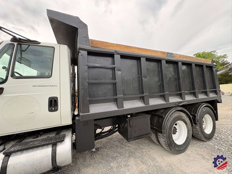 2007-international-sf525-t/a-dump-truck-image-24