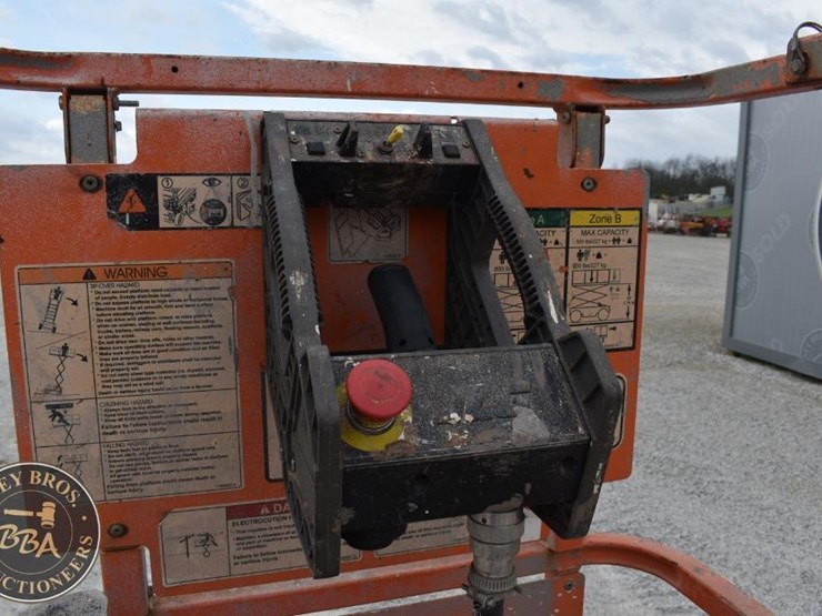 2006-jlg-2630es-image-16