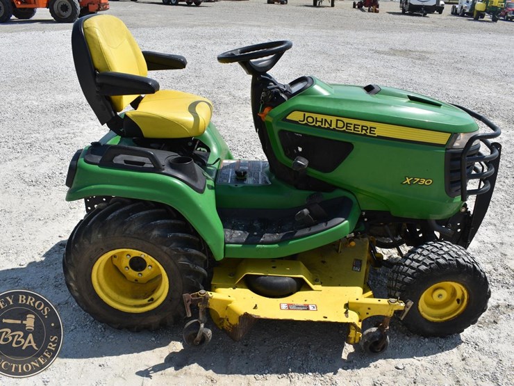 2013-john-deere-x730-image-8
