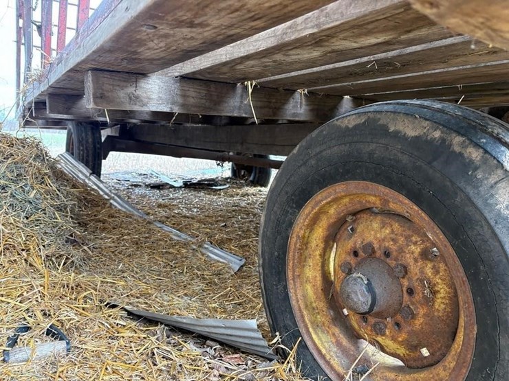 18'-hay-wagon-&-running-gear-image-5