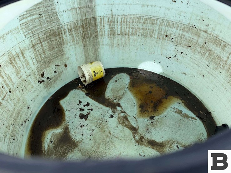 1550-gallon-round-poly-fertilizer-tank-image-5