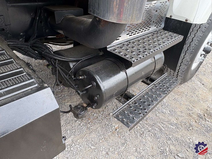 2007-international-sf525-t/a-dump-truck-image-40