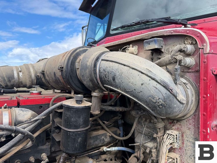 1995-peterbilt-378-image-28