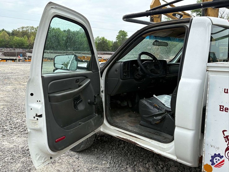 2005-chevrolet-silverado-2500hd-image-54