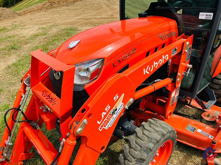 2022-kubota-lx2610hsd-image-10