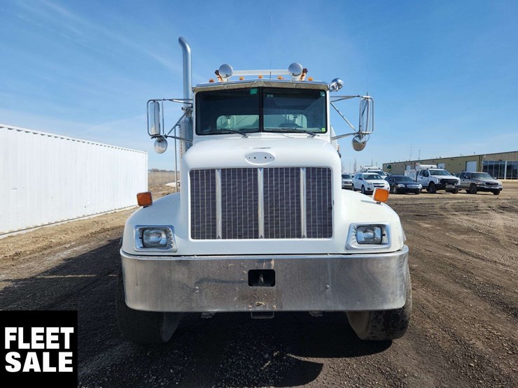 2004-peterbilt-330-image-8