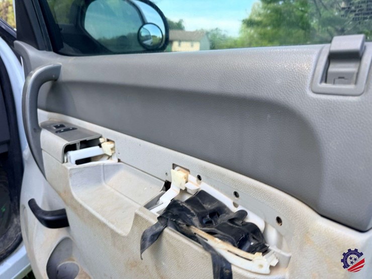 2012-chevrolet-silverado-2500hd-image-51