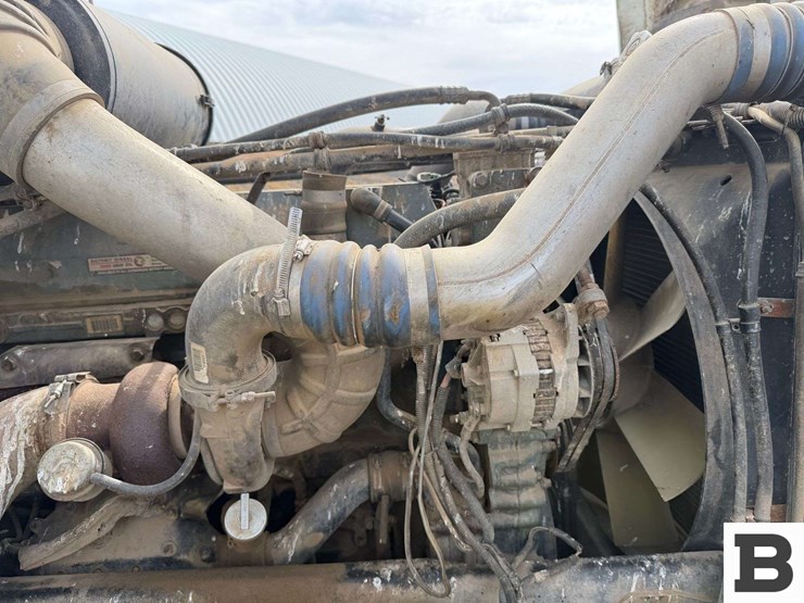 freightliner-tank-truck---non-running-truck-image-19