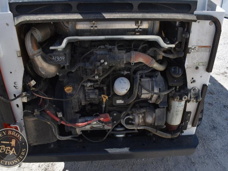 2023-bobcat-t770-image-29