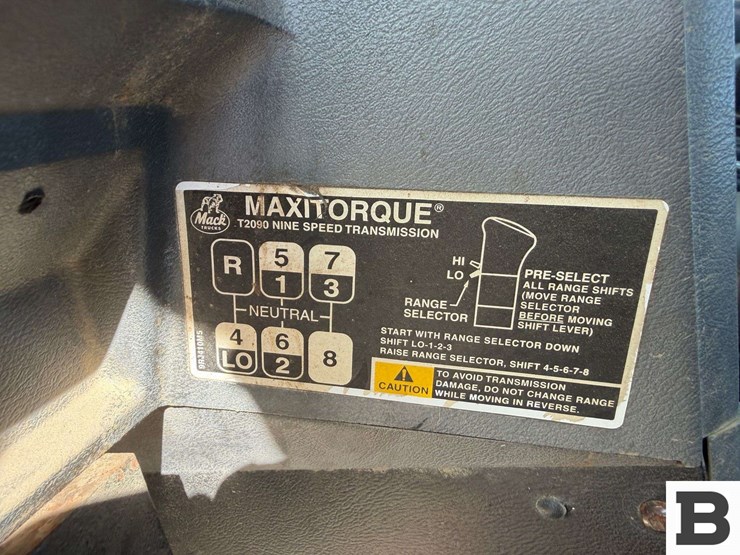 2000-mack-ch612-image-54