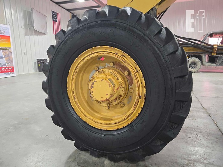 1997-caterpillar-143h-image-23