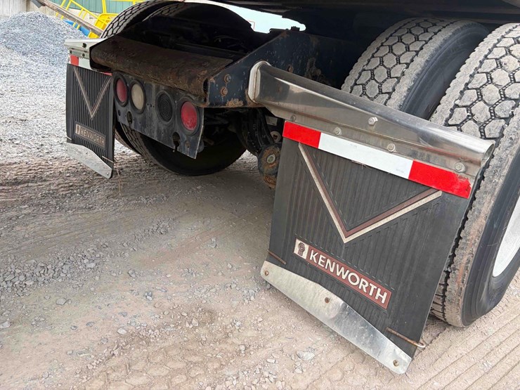 2001-kenworth-t800-image-5