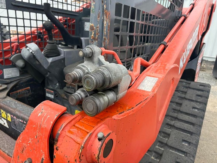 kubota-svl75-2-image-8
