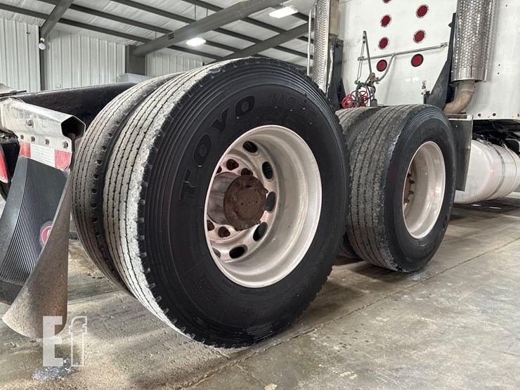 2008-peterbilt-386-image-32