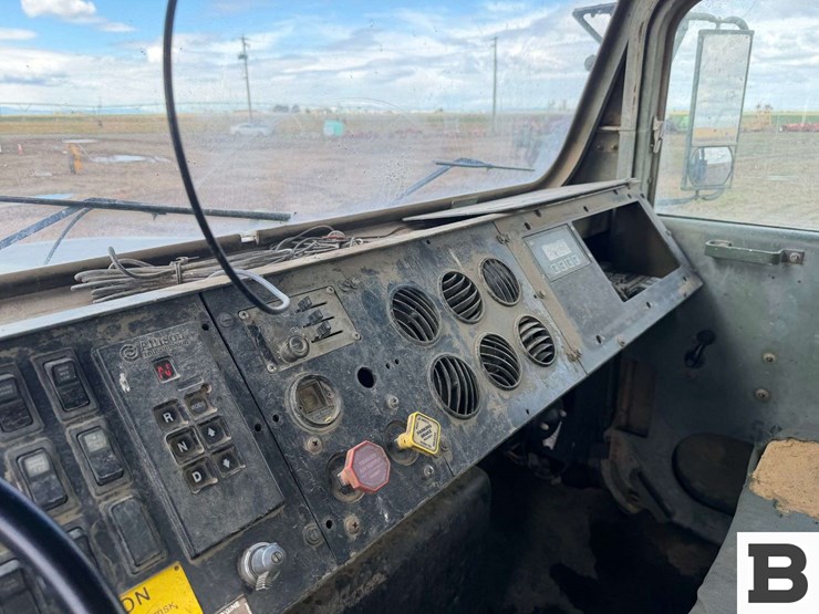 2002-oshkosh-mk23-image-57