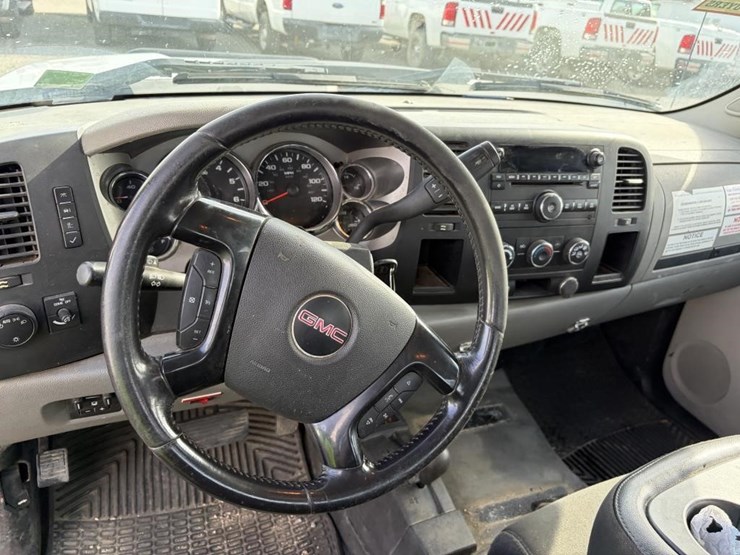 2012-gmc-sierra-2500-image-14