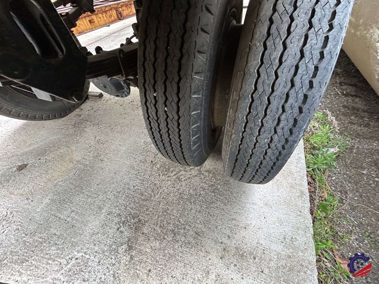 antique-bullnose-28ft-s/a-pup-trailer-image-45