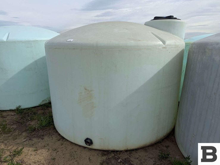 1550-gallon-round-poly-fertilizer-tank-image-2