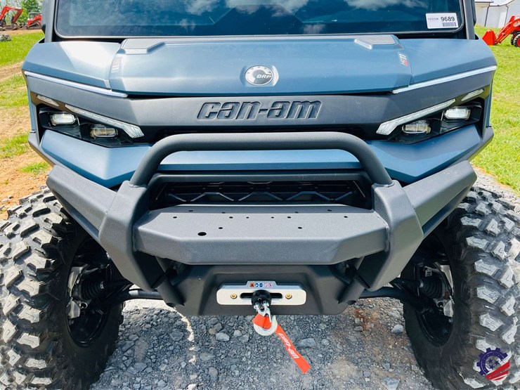 2026-can-am-defender-limited-hd11-triple-image-13