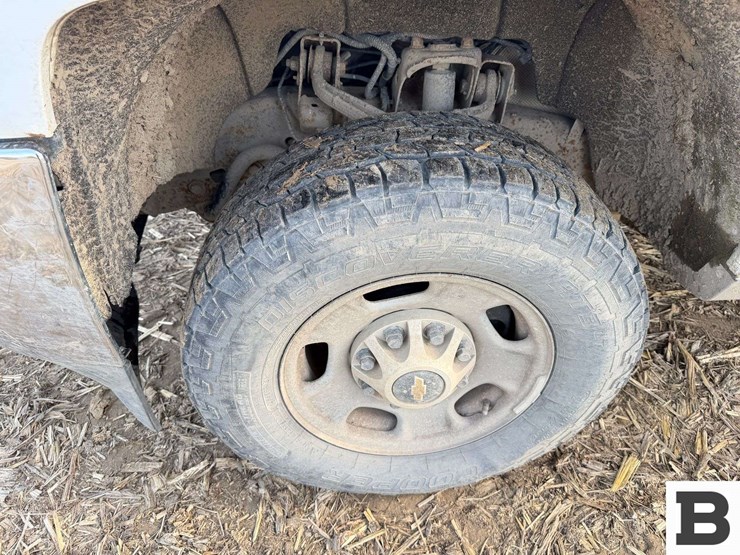 2016-chevrolet-silverado-2500-image-10