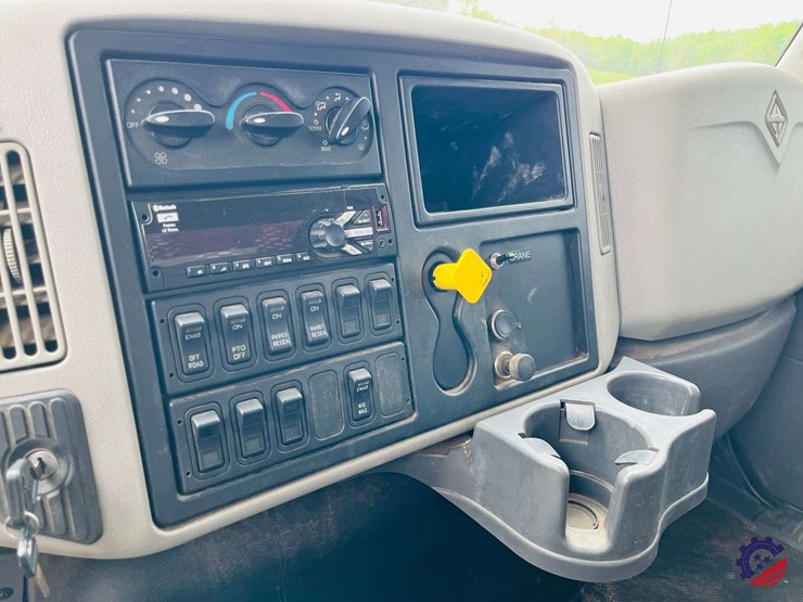 2015-international-durastar-4300-image-100