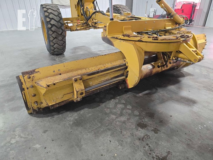 2011-caterpillar-140m2-image-12