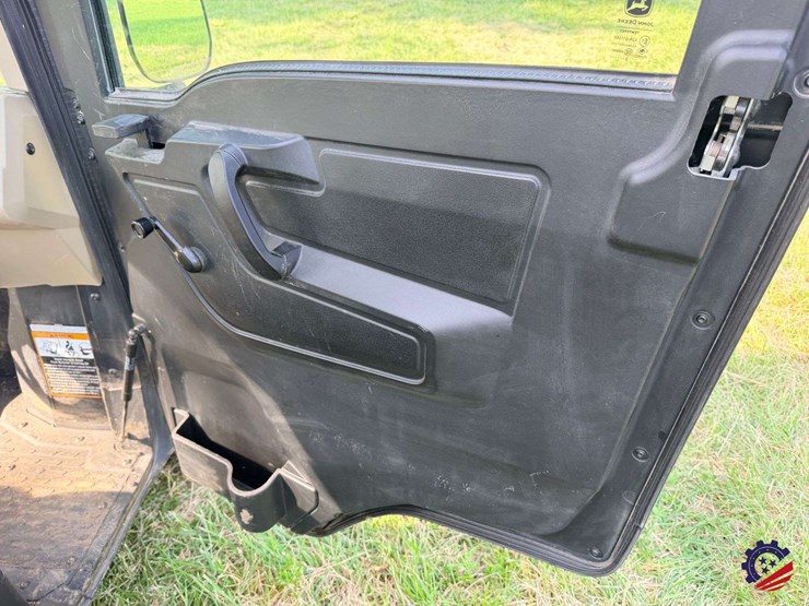 2024-john-deere-gator-xuv-835r-image-47