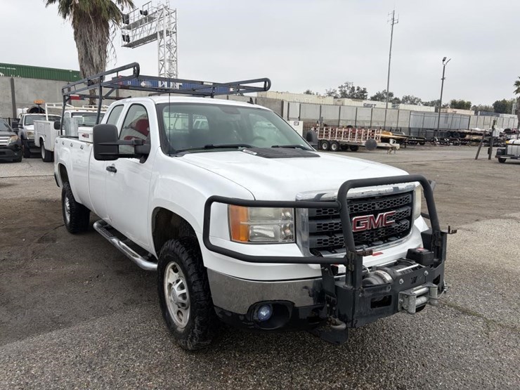2012-gmc-sierra-2500-image-2