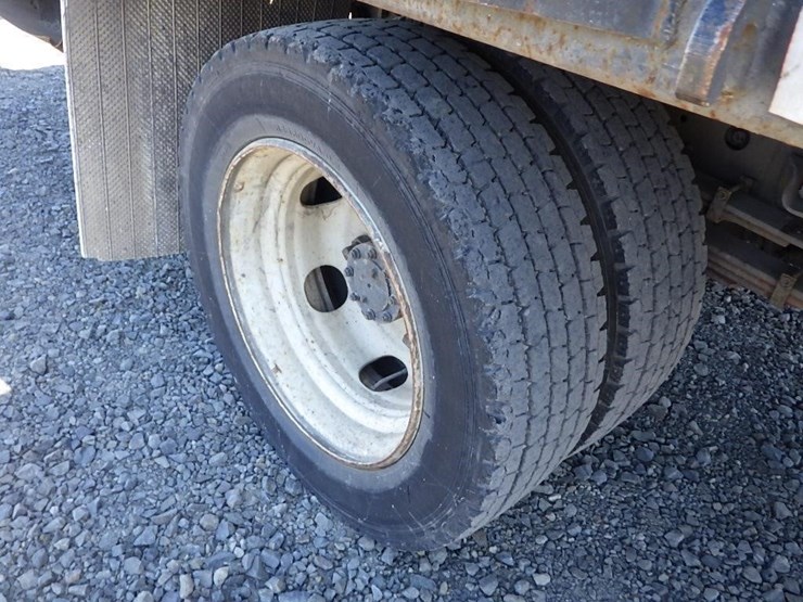 2000-isuzu-nqr-image-21