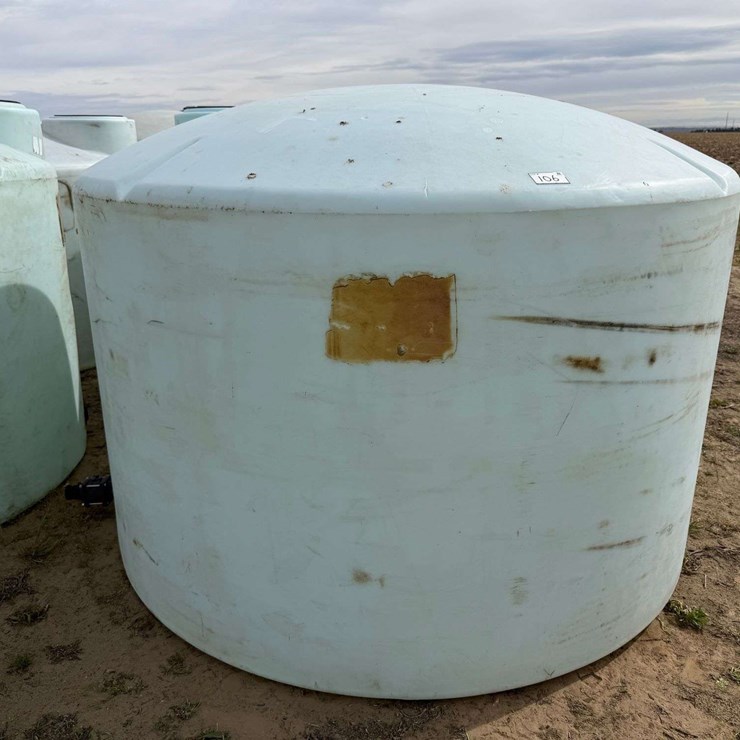1550 Gallon Round Poly Fertilizer Tank