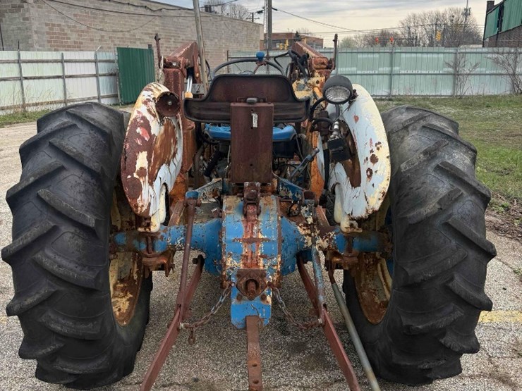 1974-ford-4000-image-2