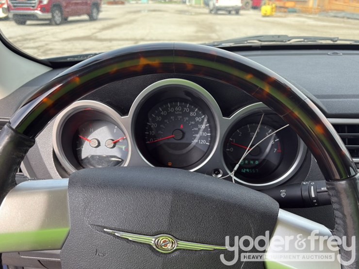 2010-chrysler-sebring-image-41