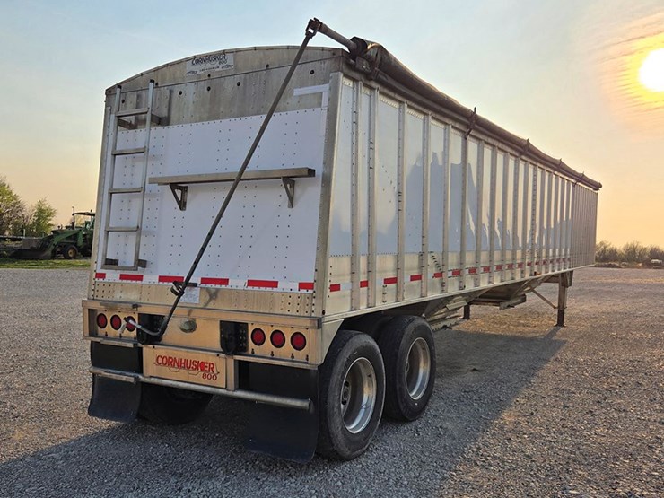 2023-cornhusker-hopper-bottom-image-3