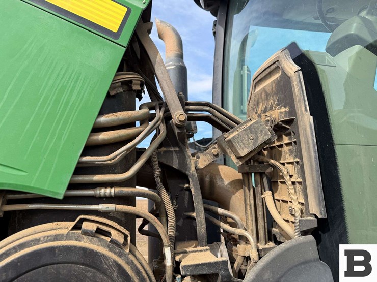 2011-john-deere-8310r-image-50