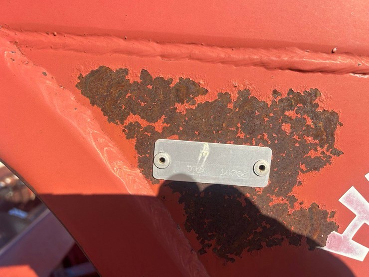 hesston-1014-image-10