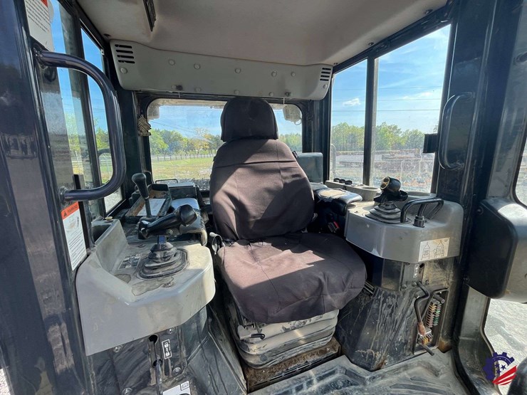 2018-komatsu-d51exi-24-image-51