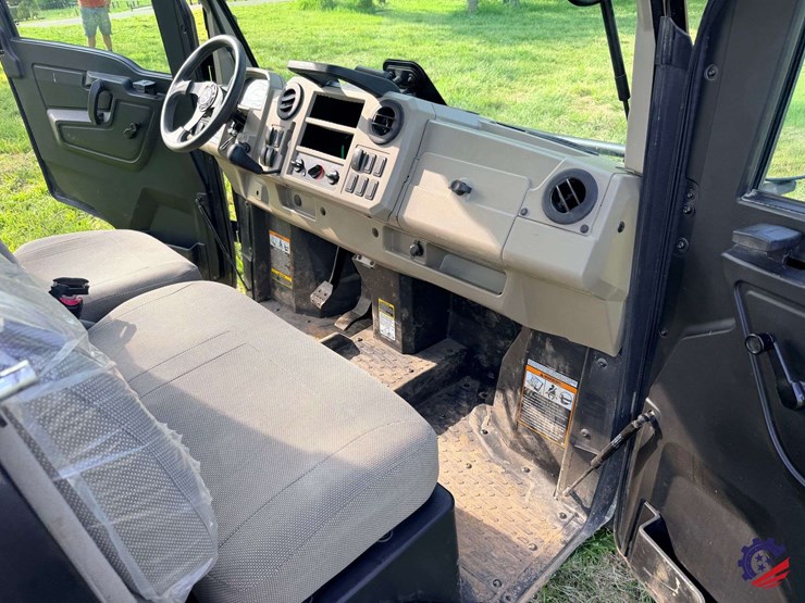 2023-john-deere-gator-xuv-835r-image-50