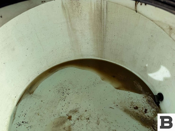 1550-gallon-round-poly-fertilizer-tank-image-8