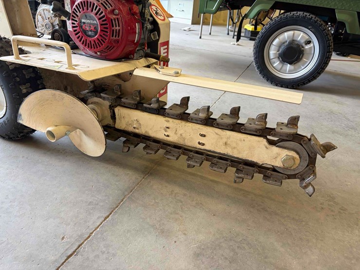 edco-gas-trencher-image-9