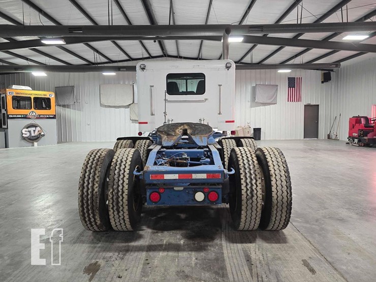 2009-peterbilt-367-image-8