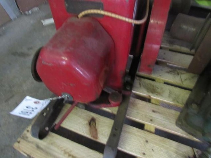 international-hit-&-miss-engine-image-6