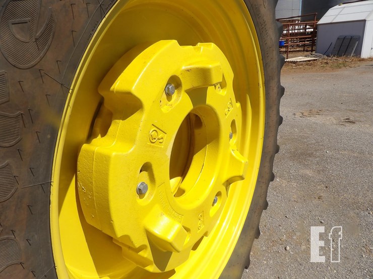 2022-john-deere-8r-370-image-28