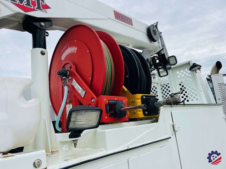 2015-international-durastar-4300-image-39