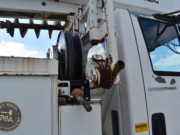 2005-international-durastar-4300-image-14