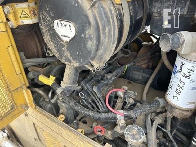 2017-komatsu-d61pxi-image-11