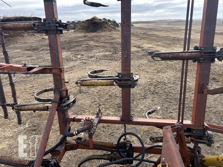 morris-anhydrous-chisel-plow-2859-image-26