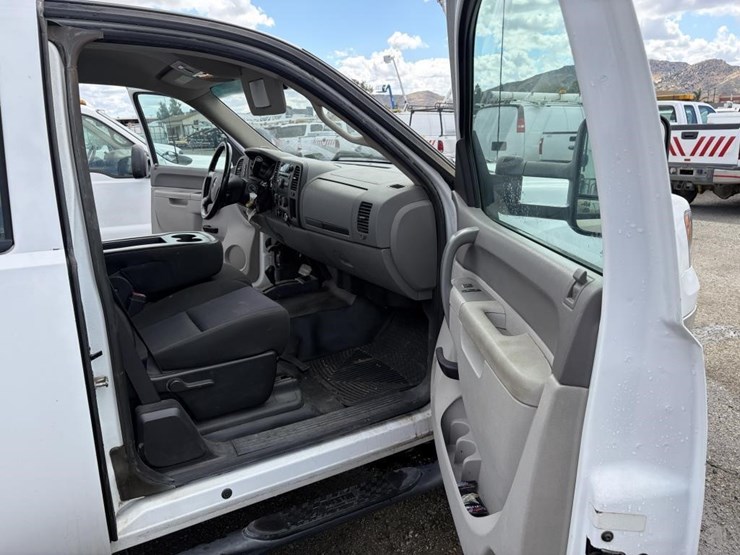 2012-gmc-sierra-2500-image-9