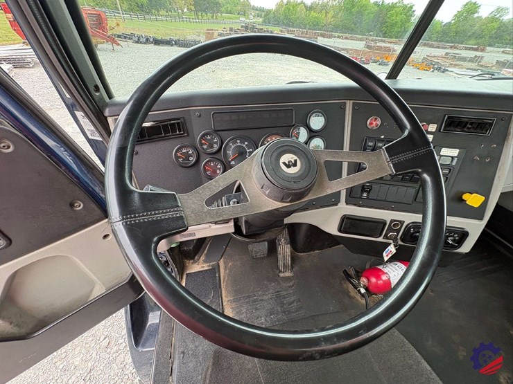 2019-western-star-4700-image-92