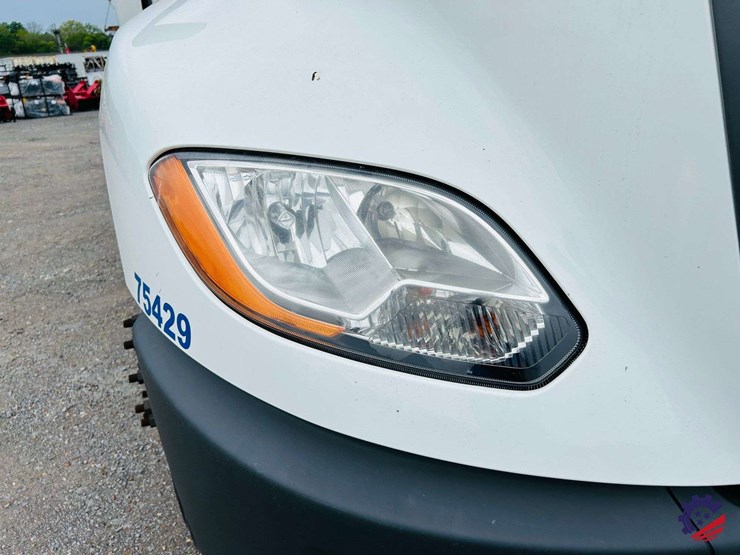 2024-international-lt62f-t/a-truck-tractor-image-10